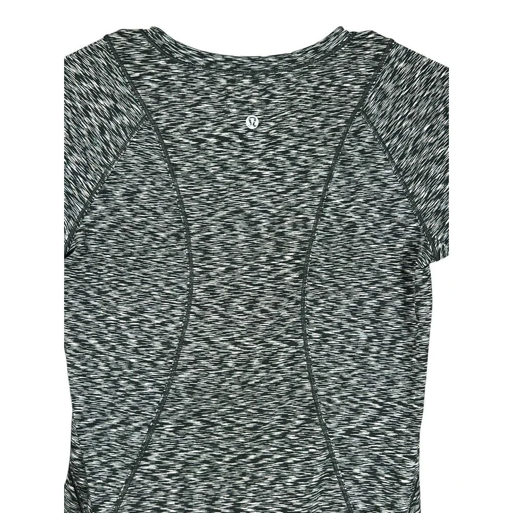 Lululemon Shirt Women's 2 Make Miles Count‎ Spaced Out Space Dye Black White Tee